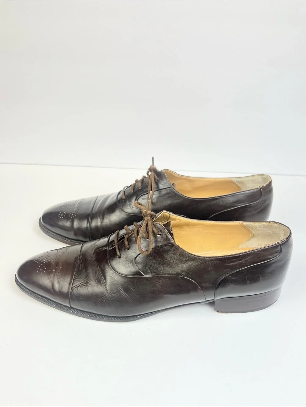 Bally sleek lace